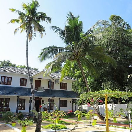 Marari Peterland Apartment Alappuzha ภายนอก รูปภาพ