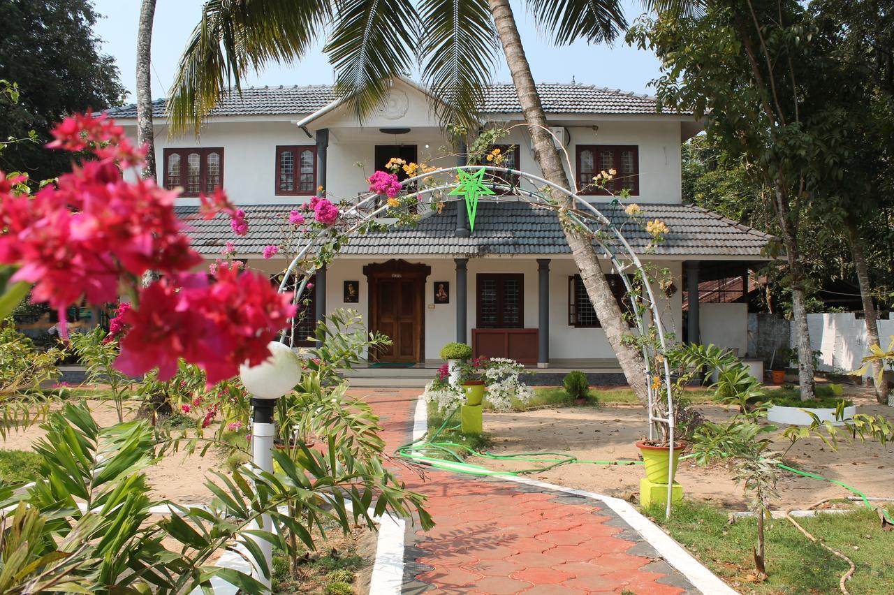 Marari Peterland Apartment Alappuzha ภายนอก รูปภาพ